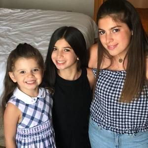 Meet your Posher, Dina